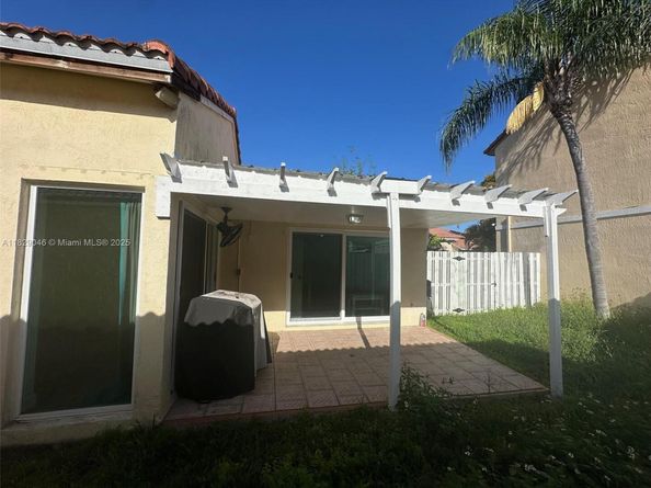 17253 NW 6th Ct, Pembroke Pines FL 33029