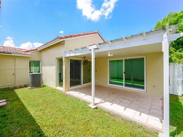 17253 NW 6th Ct, Pembroke Pines FL 33029