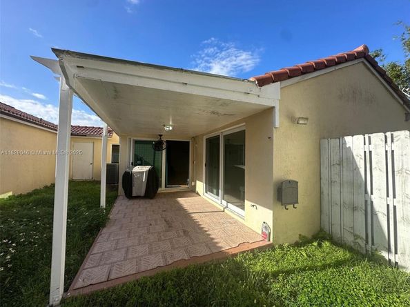 17253 NW 6th Ct, Pembroke Pines FL 33029