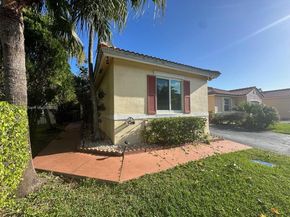 17253 NW 6th Ct, Pembroke Pines FL 33029