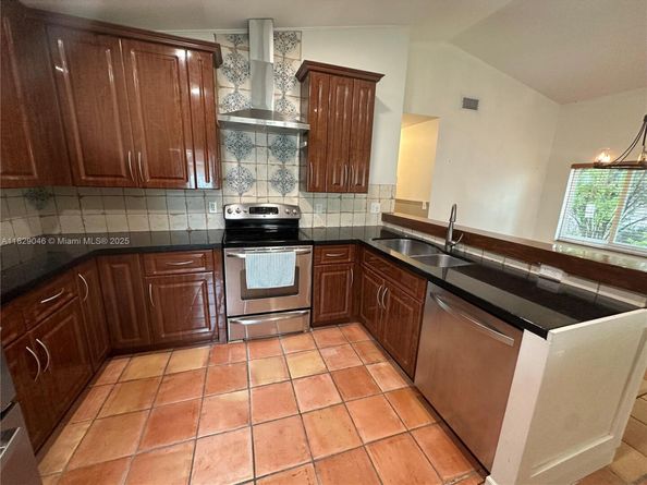 17253 NW 6th Ct, Pembroke Pines FL 33029
