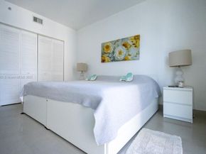 335 S Biscayne Blvd 2200, Miami FL 33131