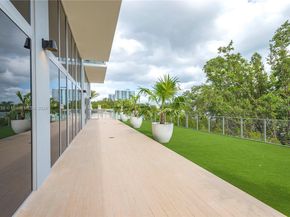 16385 Biscayne Blvd PH4, North Miami Beach FL 33160