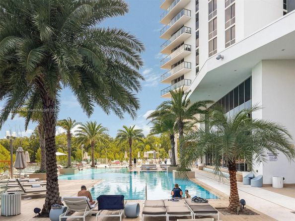 16385 Biscayne Blvd PH4, North Miami Beach FL 33160