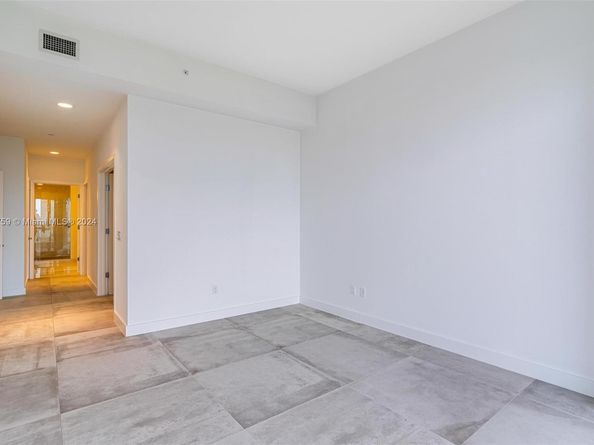 16385 Biscayne Blvd PH4, North Miami Beach FL 33160