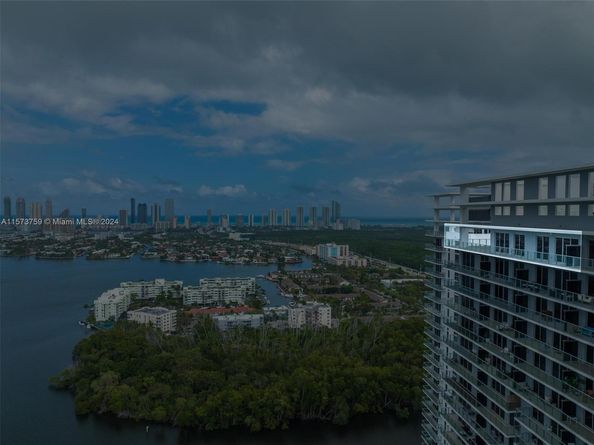 16385 Biscayne Blvd PH4, North Miami Beach FL 33160