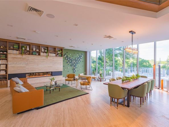 16385 Biscayne Blvd PH4, North Miami Beach FL 33160