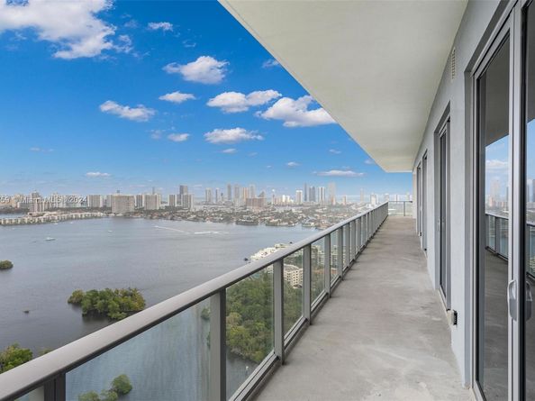 16385 Biscayne Blvd PH4, North Miami Beach FL 33160