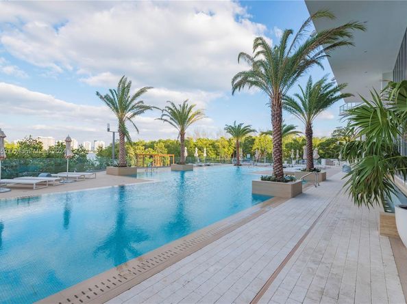 16385 Biscayne Blvd PH4, North Miami Beach FL 33160