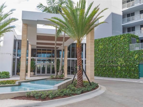 16385 Biscayne Blvd PH4, North Miami Beach FL 33160