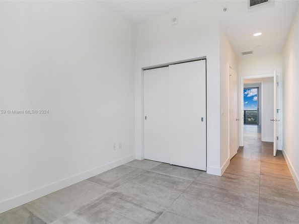 16385 Biscayne Blvd PH4, North Miami Beach FL 33160