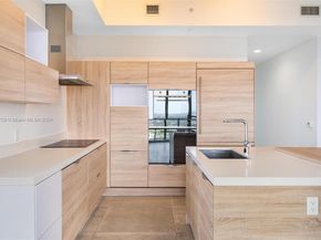 16385 Biscayne Blvd PH4, North Miami Beach FL 33160