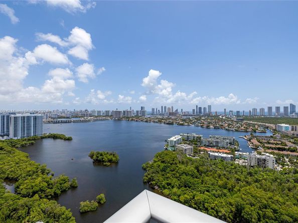 16385 Biscayne Blvd PH4, North Miami Beach FL 33160