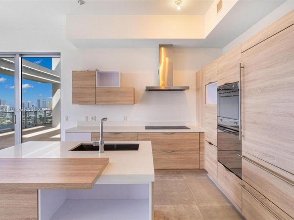16385 Biscayne Blvd PH4, North Miami Beach FL 33160