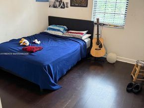 424 NE 194th Ter, Miami FL 33179