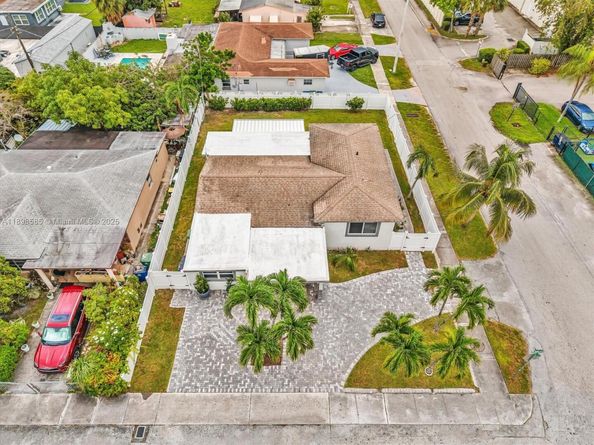100 NW 8th Ave, Hallandale Beach FL 33009