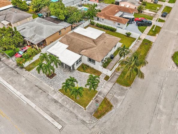 100 NW 8th Ave, Hallandale Beach FL 33009