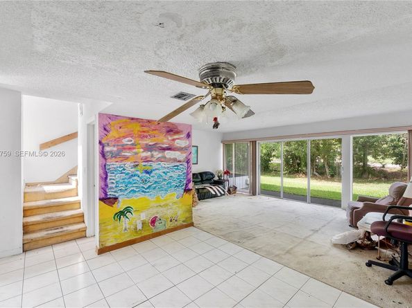 8133 Lagos De Campo Blvd J1, Tamarac FL 33321