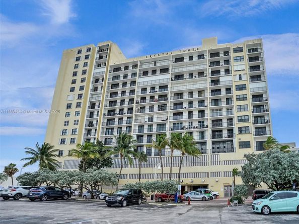 322 Buchanan St 810, Hollywood FL 33019