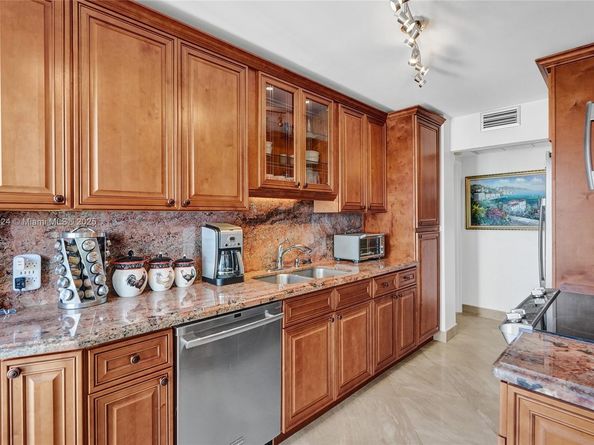 322 Buchanan St 810, Hollywood FL 33019