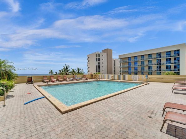 322 Buchanan St 810, Hollywood FL 33019