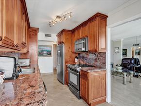 322 Buchanan St 810, Hollywood FL 33019