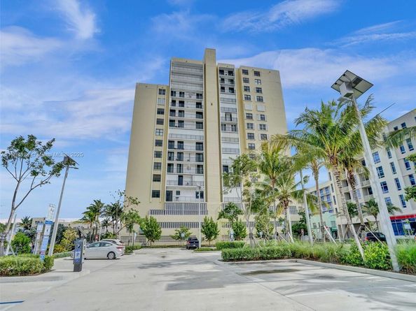 322 Buchanan St 810, Hollywood FL 33019