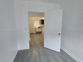 2729 NW 47th St, Miami FL 33142