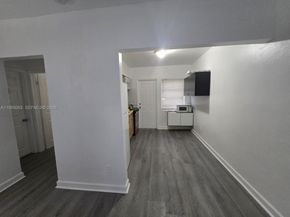 2729 NW 47th St, Miami FL 33142