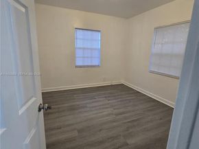 2729 NW 47th St, Miami FL 33142