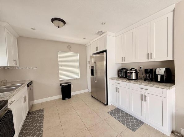 5730 NW 199th St, Hialeah FL 33015