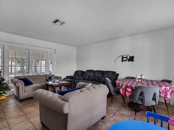 9630 SW 182nd St, Palmetto Bay FL 33157