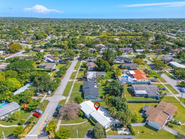 9630 SW 182nd St, Palmetto Bay FL 33157