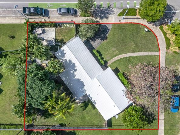 9630 SW 182nd St, Palmetto Bay FL 33157