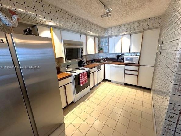 6423 Collins Ave 809, Miami Beach FL 33141
