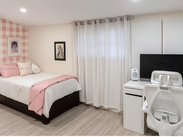 Undisclosed Address #A11901159, Miami FL 33157