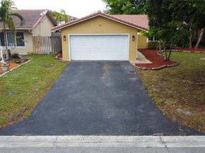 8915 NW 26th Ct, Coral Springs FL 33065