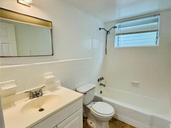 65 Washington Ave 3, Miami Beach FL 33139