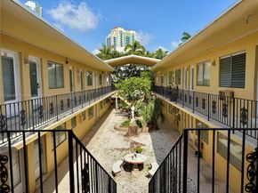 65 Washington Ave 3, Miami Beach FL 33139
