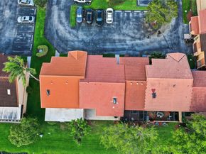1042 SW 113th Ter 121, Pembroke Pines FL 33025