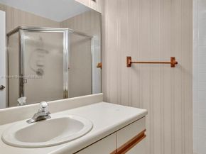 1042 SW 113th Ter 121, Pembroke Pines FL 33025