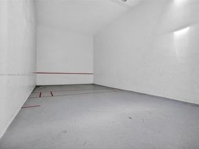 1042 SW 113th Ter 121, Pembroke Pines FL 33025