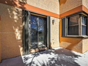 1042 SW 113th Ter 121, Pembroke Pines FL 33025