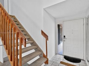 1042 SW 113th Ter 121, Pembroke Pines FL 33025