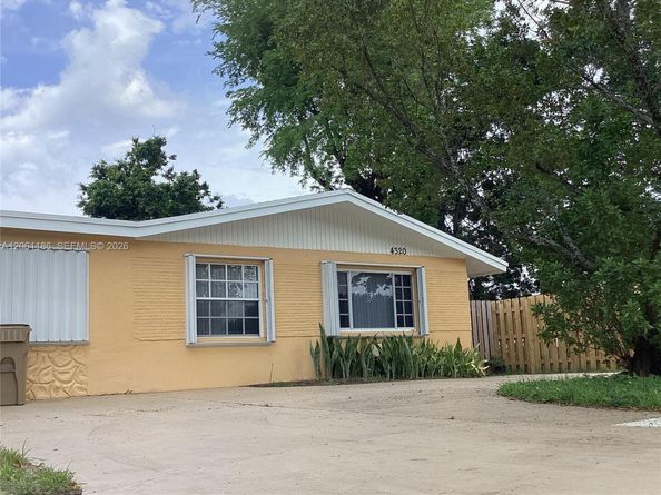 4320 SW 56th Ave, Davie FL 33314
