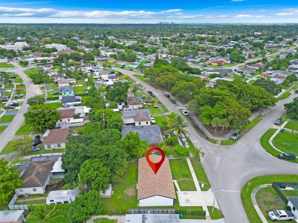 14420 Graves Dr, Miami FL 33176