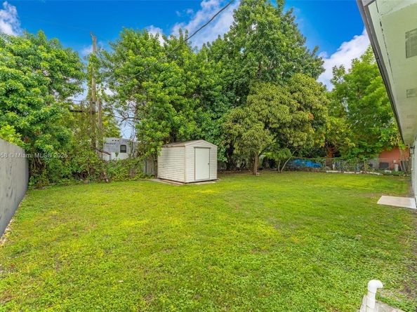 14420 Graves Dr, Miami FL 33176