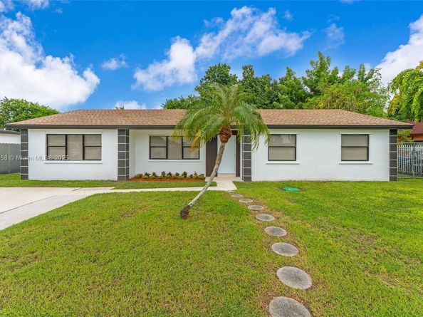 14420 Graves Dr, Miami FL 33176