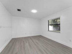 14420 Graves Dr, Miami FL 33176