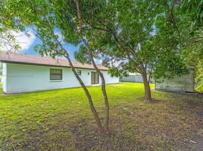 14420 Graves Dr, Miami FL 33176